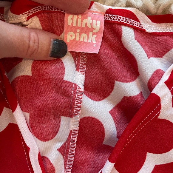 Red and white quatrefoil wrap dress Women’s size medium - Picture 4 of 4